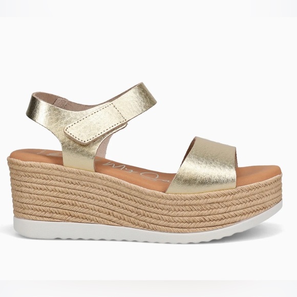 Platform Sandals - Picture 1 of 4